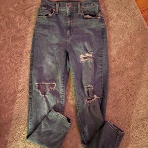 Levi’s High Waisted Mom Jean Size 26